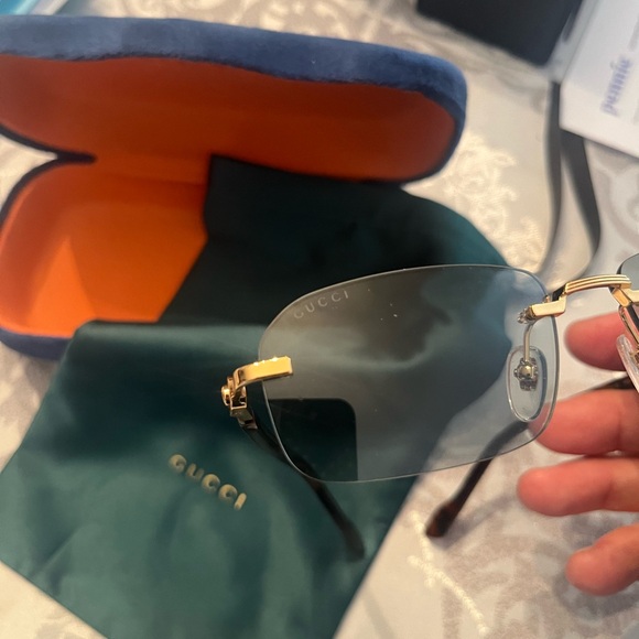 Gucci Sunglasses unisex NEW/authentic. These come with dust bag, box, & case🇮🇹 - Picture 4 of 11